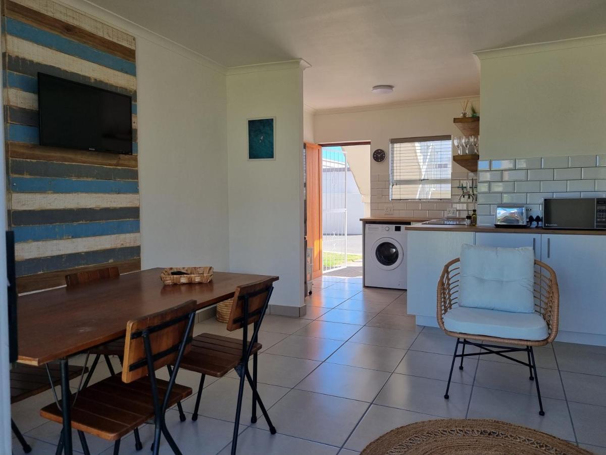 Modern Apartment Close To Kite Beach Langebaan Exterior foto